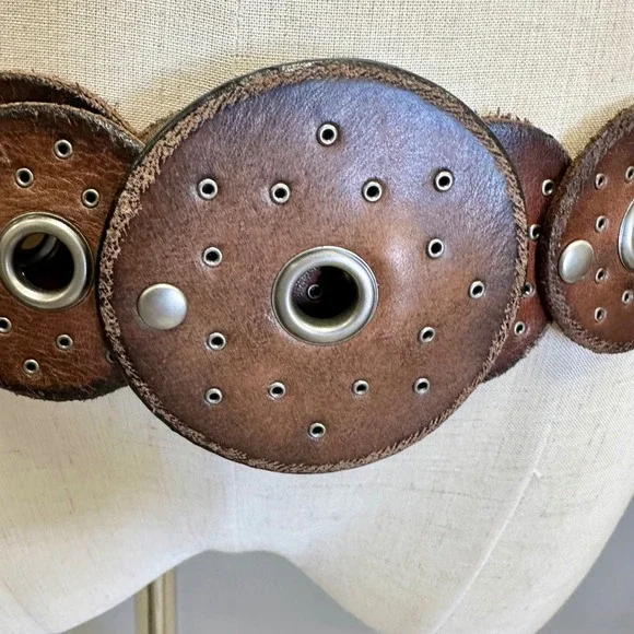 Western boho leather Disc Concho Belt Brown silver grommets  display picture 3